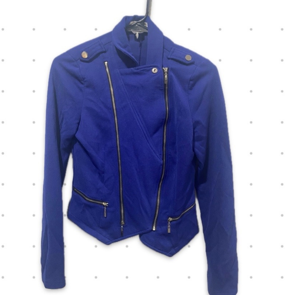 jacket in good condition made of polyester